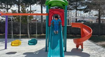 Doğanşehir'de kırsal mahallelere çocuk parkı yapıldı