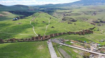 Doğu-Batı Dostluk ve İpek Yolu Rallisi ekibi Kars'a ulaştı