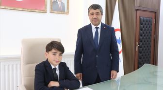Düzce'de ilkokul öğrencisi temsili belediye başkanı oldu