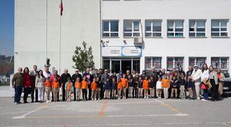 Düzce'de yaşlılardan anaokulu öğrencilerine '23 Nisan' ziyareti