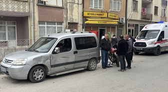 Edirne'de elektrikli bisikletle motosikletin çarpıştığı kaza güvenlik kamerasında