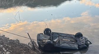 Elazığ'da baraj gölüne düşen otomobilin sürücüsü yaralandı