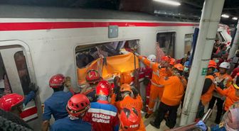 Endonezya'da tren kazasında 4 kişi öldü, 38 kişi yaralandı