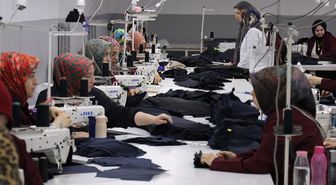 Erzincan'da kurulu tekstil atölyesi kadınların emek gücüyle adeta fabrikaya dönüştü
