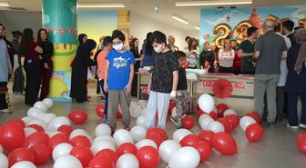 Erzurum Şehir Hastanesi'nde tedavi gören çocuklara '23 Nisan' eğlencesi yapıldı