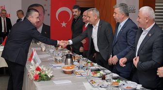 Esenyurt Belediye Başkan Vekili Aksoy, mahalle muhtarlarıyla bir araya geldi