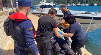 Fethiye'de koyda rahatsızlanan kişiye tıbbi tahliye yapıldı