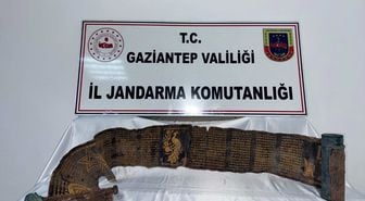 Gaziantep'te piton derisine işlenmiş İbranice altın yazma kitap ele geçirildi