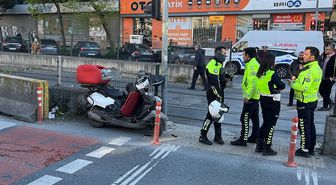 Gaziosmanpaşa'da tramvayla çarpışan motosikletin sürücüsü ağır yaralandı