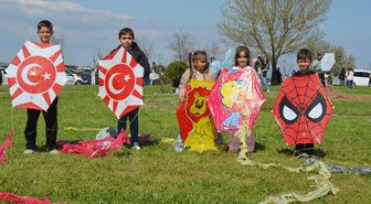 Gelibolu Belediyesi çocuklar için şenlik düzenledi
