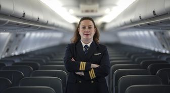 Gökyüzünün 'pilot anneleri' özlemlerine rağmen görevlerini özveriyle yapıyor