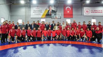 Grekoromen Güreş Milli Takımı Avrupa şampiyonası öncesi basınla buluştu