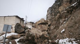 Gümüşhane'de heyelan nedeniyle 3 ev tedbir amacıyla boşaltıldı