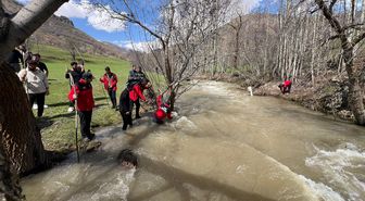 Hakkari'de dereye düşen çocuk için arama çalışması başlatıldı