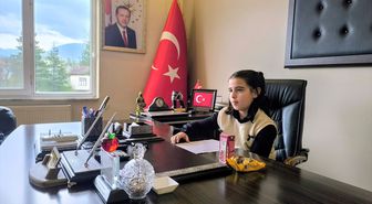 Hamamözü'nde 23 Nisan'da başkanlık koltuğuna minik Zehra oturdu