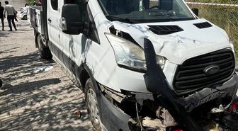 Hatay'da kamyonetle çarpışan motosikletteki 1 kişi öldü, 1 kişi yaralandı