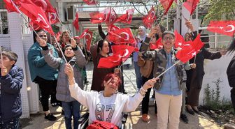 Hatay'da özel gereksinimli öğrenciler 'sahte ihbarla' polise sürpriz kutlama yaptı