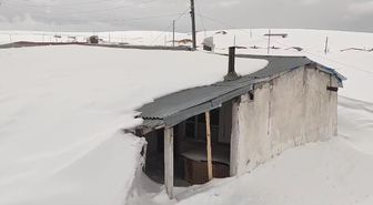 Havalar ısındı, Bülbülan Yaylası'nda kışın kara gömülen evler ortaya çıktı