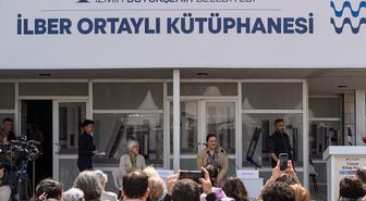 İlber Ortaylı'nın yakınları İzmir'deki söyleşide okurlarla buluştu