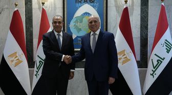 Irak Dışişleri Bakanı Hüseyin, Mısırlı mevkidaşı Abdulati ile Bağdat'ta bir araya geldi