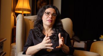 İranlı yazar İgual, Batı medyasında İran'a yönelik 'tek tipçi zihin mühendisliği' yürütüldüğünü söyledi Açıklaması