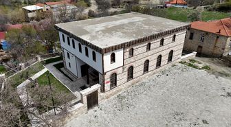 Isparta'daki kubbesiz cami yaklaşık 800 yıldır zamana meydan okuyor