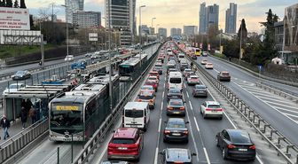 İstanbul'da akşam saatlerinde trafik yoğunluğu yüzde 81'e yükseldi