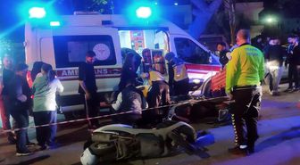 İzmir'de 3 kişinin yaralandığı kaza güvenlik kamerasında
