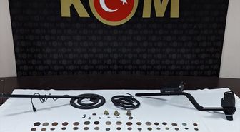 İzmir'de tarihi eser niteliğinde 203 obje ele geçirildi