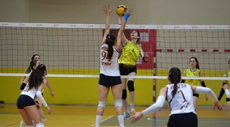 Kadınlar Bölgesel Lig voleybol final müsabakaları Osmaniye'de başladı
