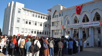 Kahramanmaraş'ta okul saldırısında hayatını kaybeden öğretmen ile öğrenciler Kütahya'da anıldı