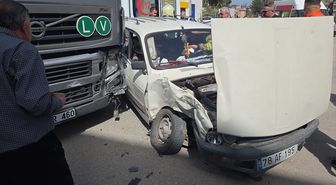 Karabük'te tırla çarpışan otomobilin sürücüsü yaralandı