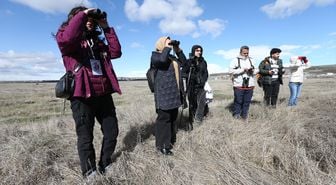 Kars'ta üniversite öğrencileri kampüsteki kuş türlerini gözlemleyerek bilinçleniyor