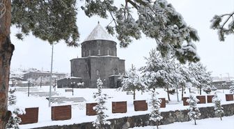 Kars ve Ardahan'da kar yağışı etkili oluyor