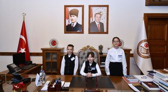 Kastamonu'da ilkokul öğrencileri Vali Dallı'yı ziyaret etti