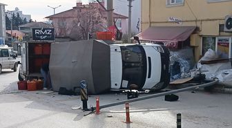 Kastamonu'da minibüs ile kamyonetin çarpıştığı kazada 3 kişi yaralandı
