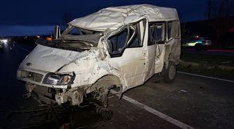 Kastamonu'da minibüs ile otomobilin çarpıştığı kazada 7 kişi yaralandı