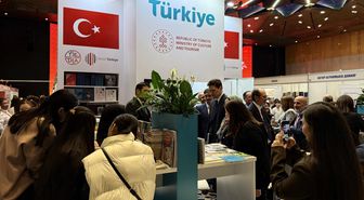 Kazakistan'daki kitap fuarında AA yayınları okurlarla buluşuyor