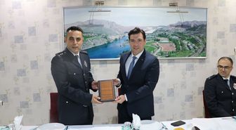 Keban Kaymakamı Atalık polislerle bir araya geldi