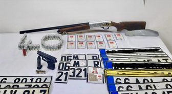 Kırşehir'de evinde sahte plaka basan şüpheli hakkında adli işlem başlatıldı