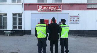 Kırşehir'de göçmen kaçakçılığı iddiasıyla yakalanan zanlı tutuklandı