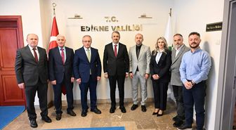 Kosovalı öğretmenler Vali Sezer'i ziyaret etti