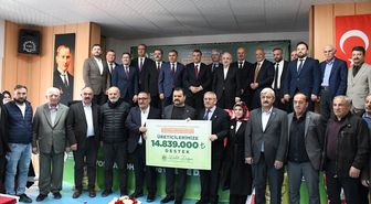 Ladik'te çiftçilere yonca tohumu ve gübre dağıtımı yapıldı