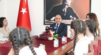 Lefkoşa Büyükelçisi Başçeri, 23 Nisan Çocuk Bayramı kapsamında ilkokul öğrencilerini kabul etti