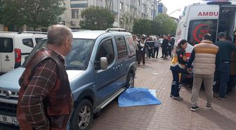 Manisa'da hafif ticari araçla çarpışan motosikletin 17 yaşındaki sürücüsü öldü