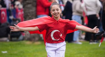 Manisa'nın ilçelerinde 23 Nisan Ulusal Egemenlik ve Çocuk Bayramı kutlandı