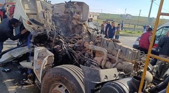 Mardin'de tır ile kamyonun çarpıştığı kazada 1 kişi öldü