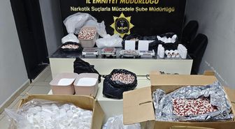 Mersin'de evde sentetik hap ürettikleri iddiasıyla yakalanan 2 zanlı tutuklandı
