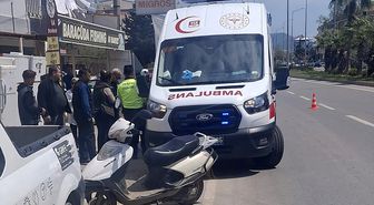 Mersin'de motosikletin yayaya çarptığı kazada 2 kişi yaralandı