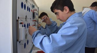 Meslek lisesi öğrencileri eğitim setlerini üretip maliyeti yüzde 40 düşürdü